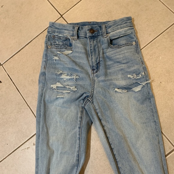 HIGH RISE AMERICAN EAGLE RIPPED JEANS - Picture 1 of 4